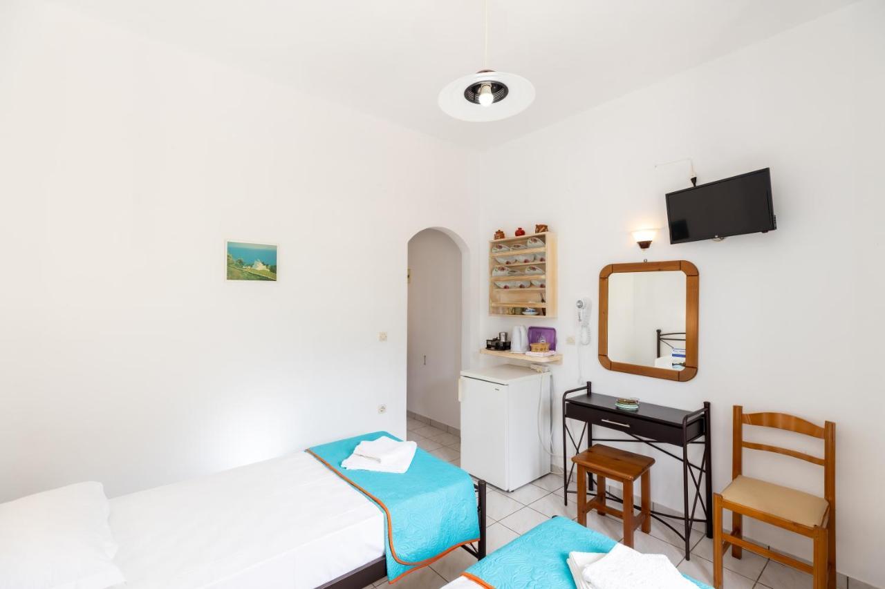 Peris Rooms 卡马雷 外观 照片
