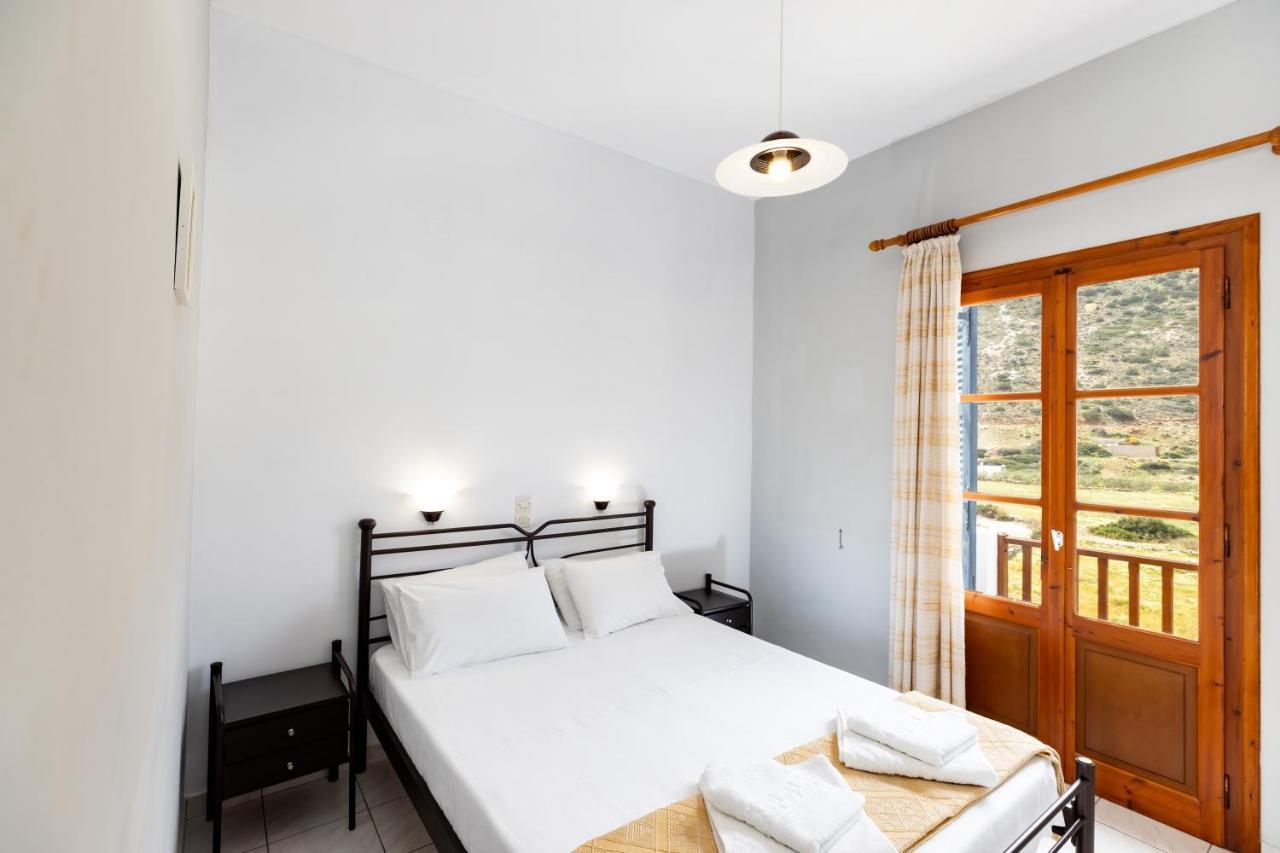 Peris Rooms 卡马雷 外观 照片