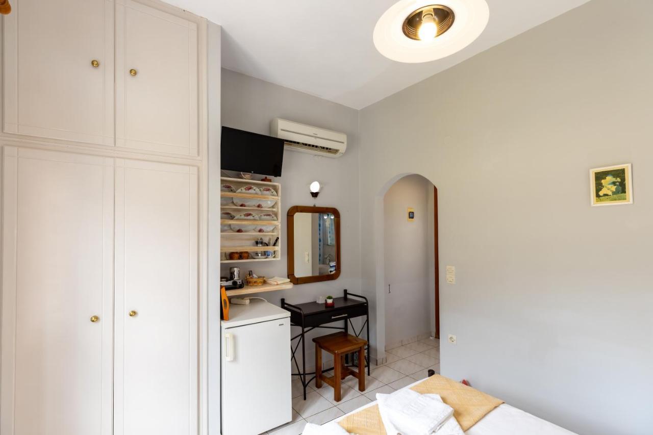 Peris Rooms 卡马雷 外观 照片