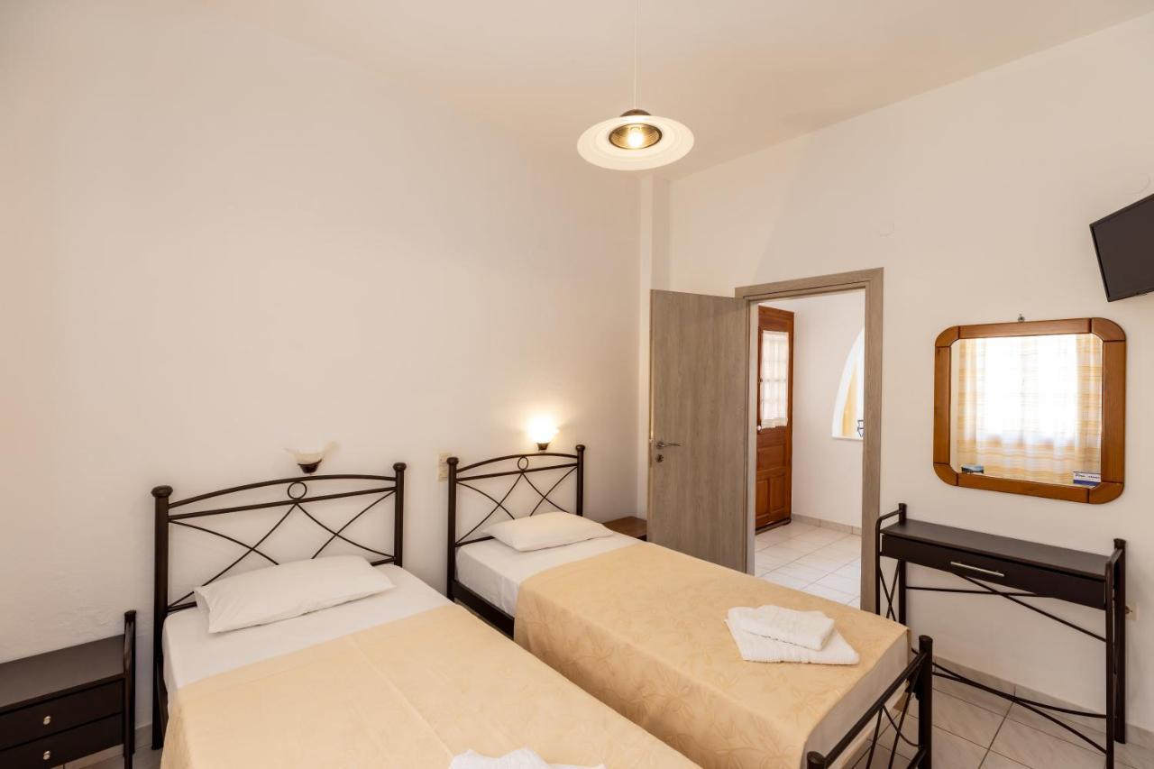 Peris Rooms 卡马雷 外观 照片