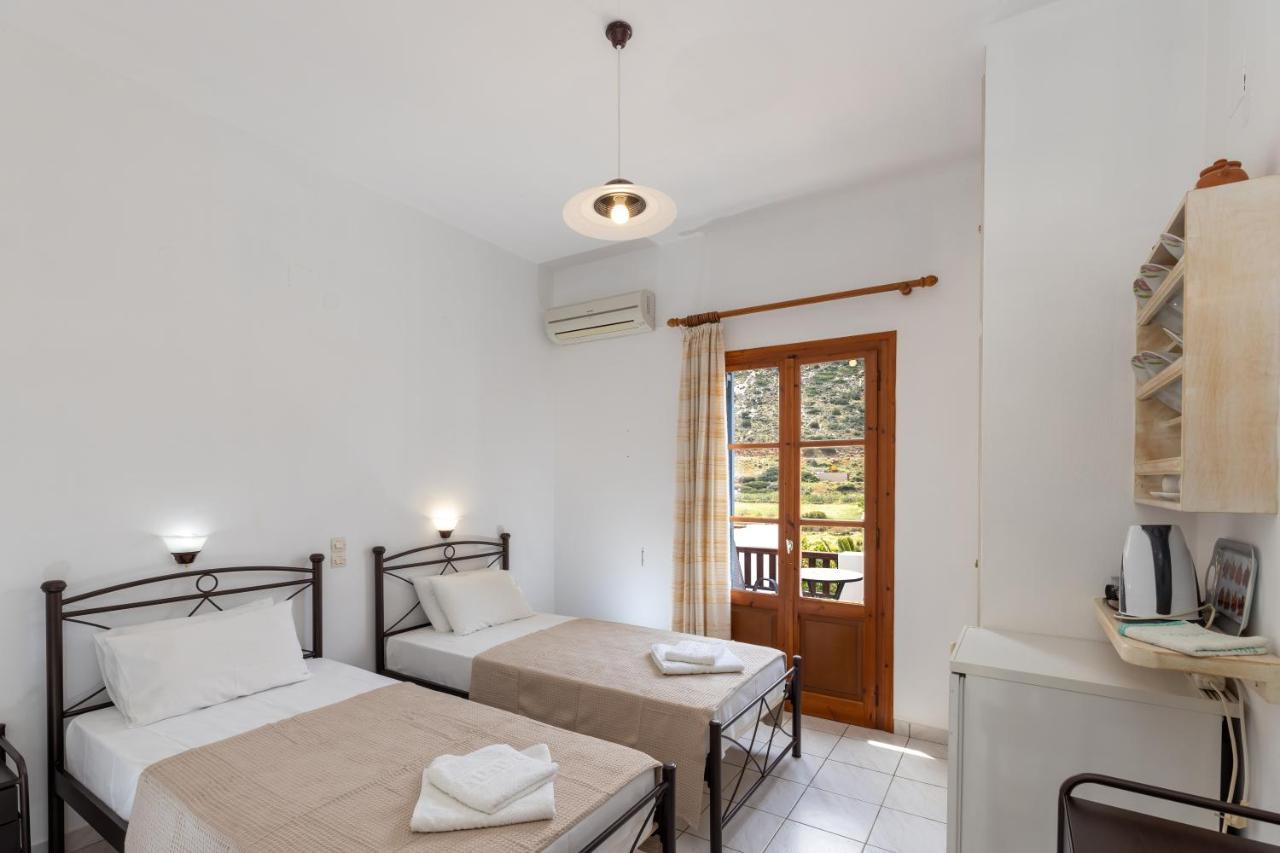 Peris Rooms 卡马雷 外观 照片