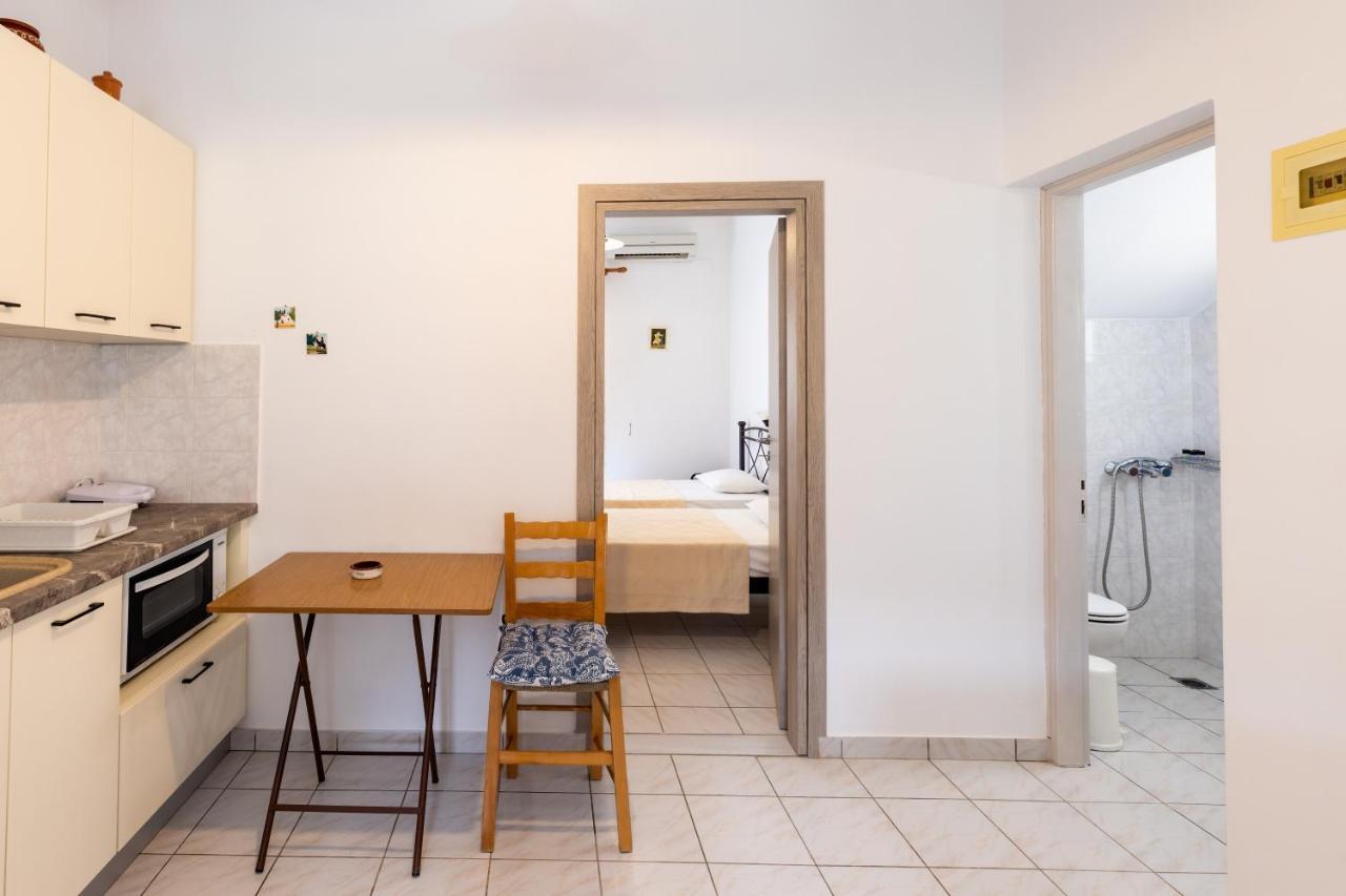Peris Rooms 卡马雷 外观 照片