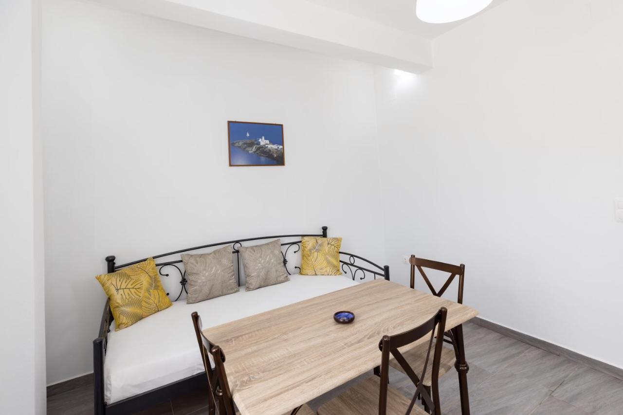 Peris Rooms 卡马雷 外观 照片