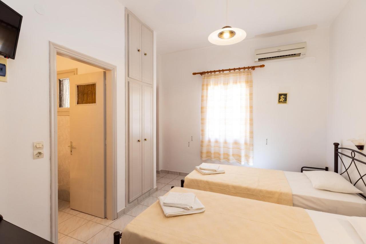 Peris Rooms 卡马雷 外观 照片