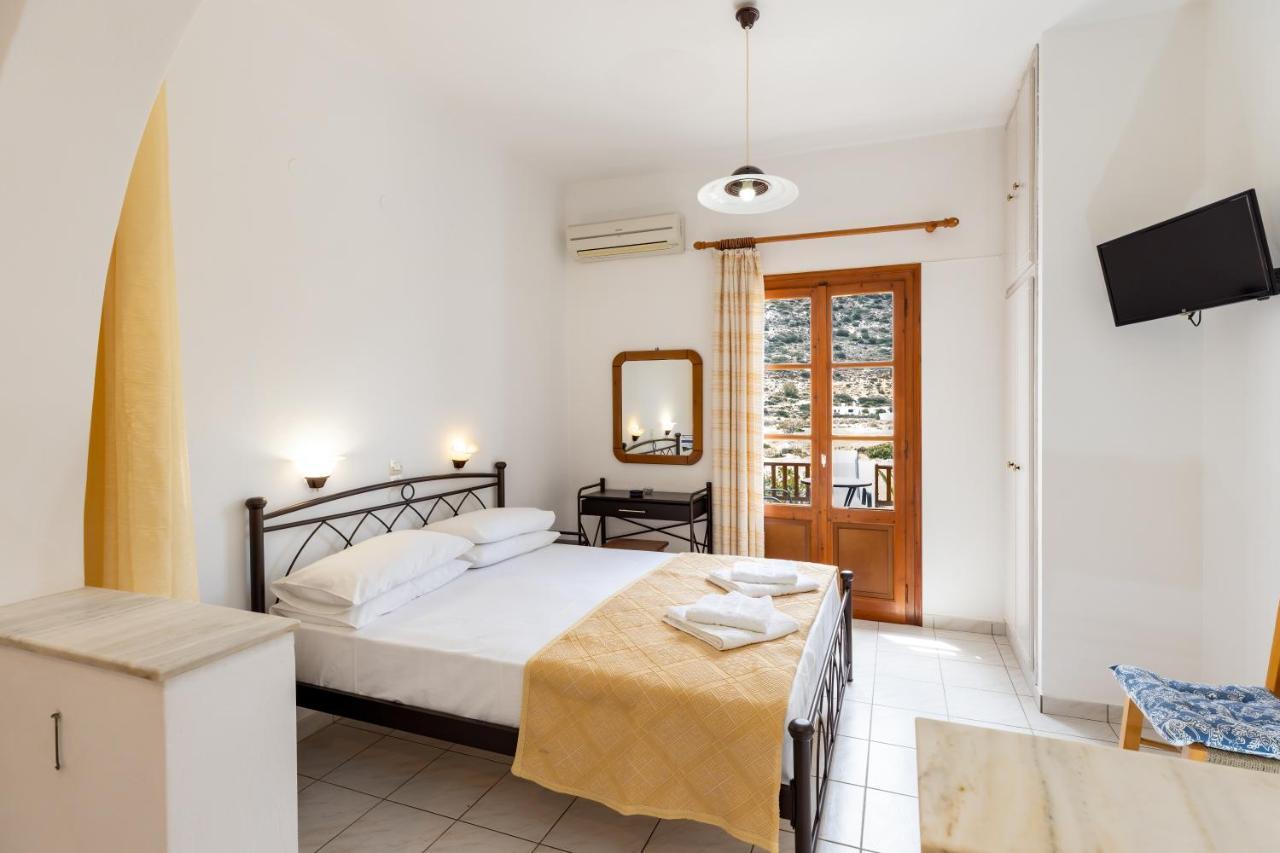 Peris Rooms 卡马雷 外观 照片