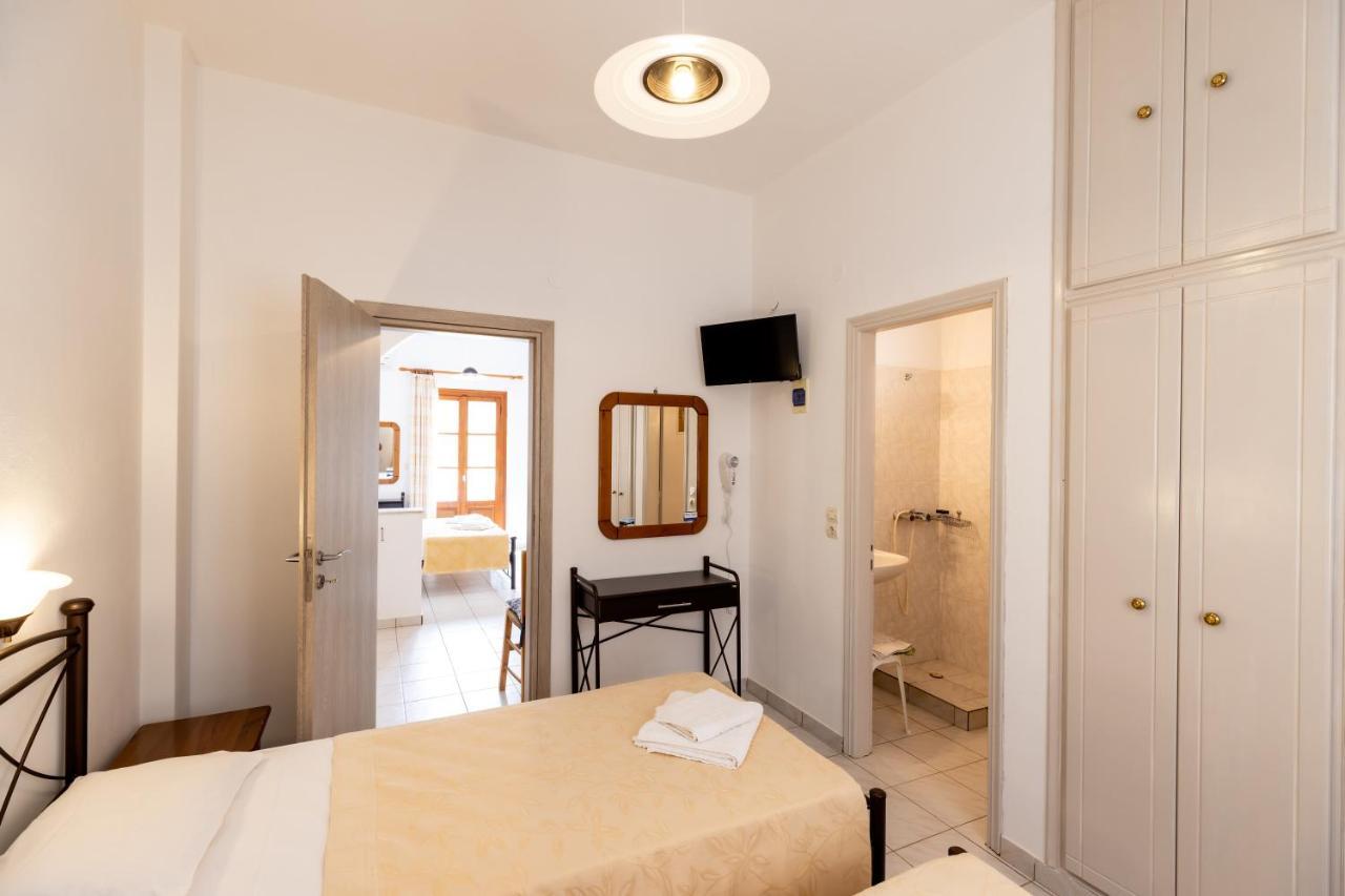 Peris Rooms 卡马雷 外观 照片